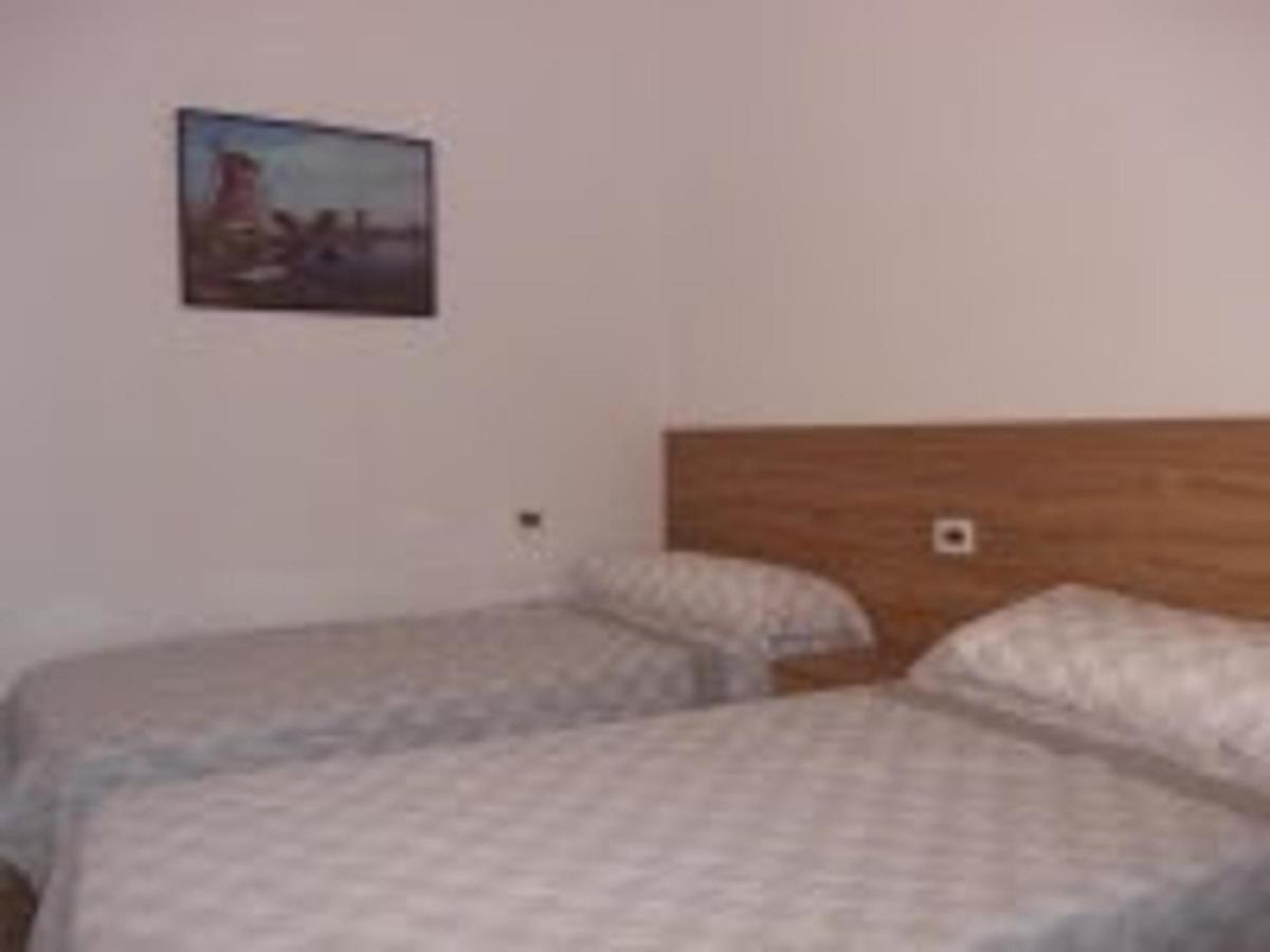 Piles - Apartment - Sleeps 7 - Parking - Seafront 外观 照片